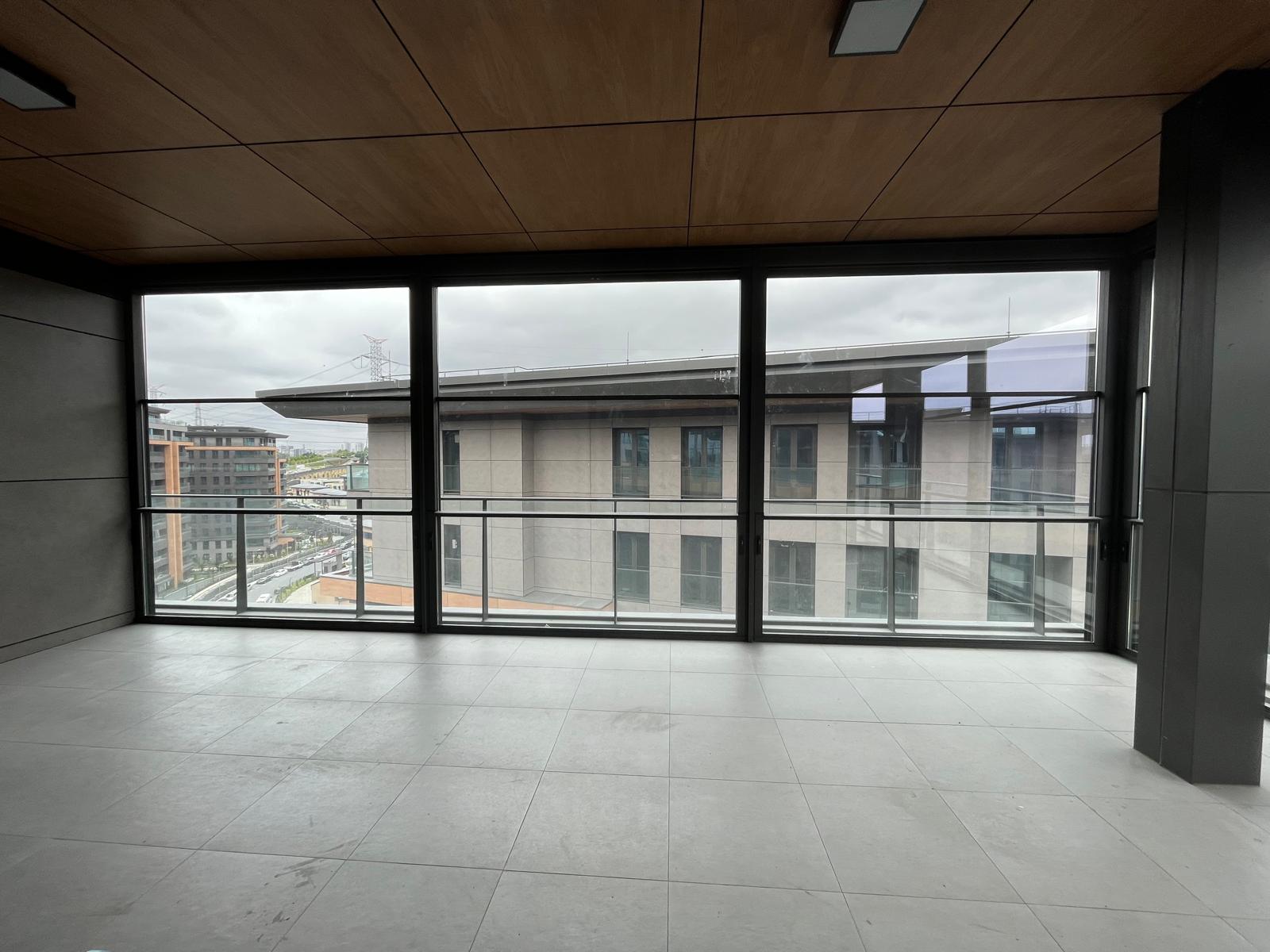 Kış Bahçesi Ve Giyotin 101